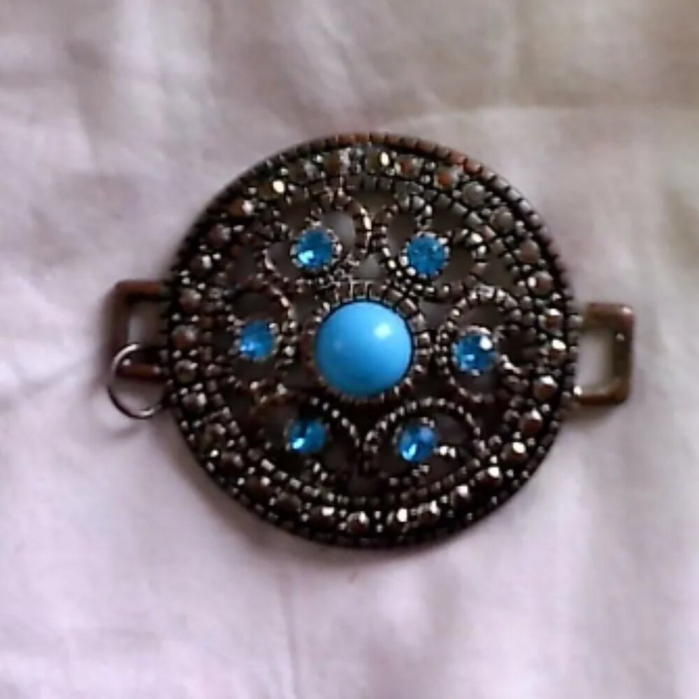 Vintage Faux Turquoise Pendantt